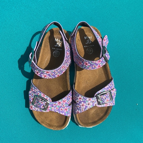 Shoes - Picture 3 of 6